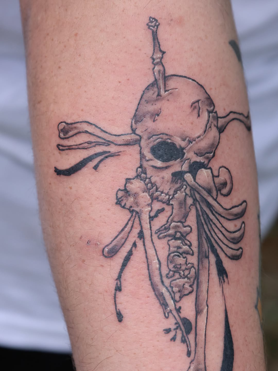 Tattoo by @loui_lays_ink — black_and_grey, realism