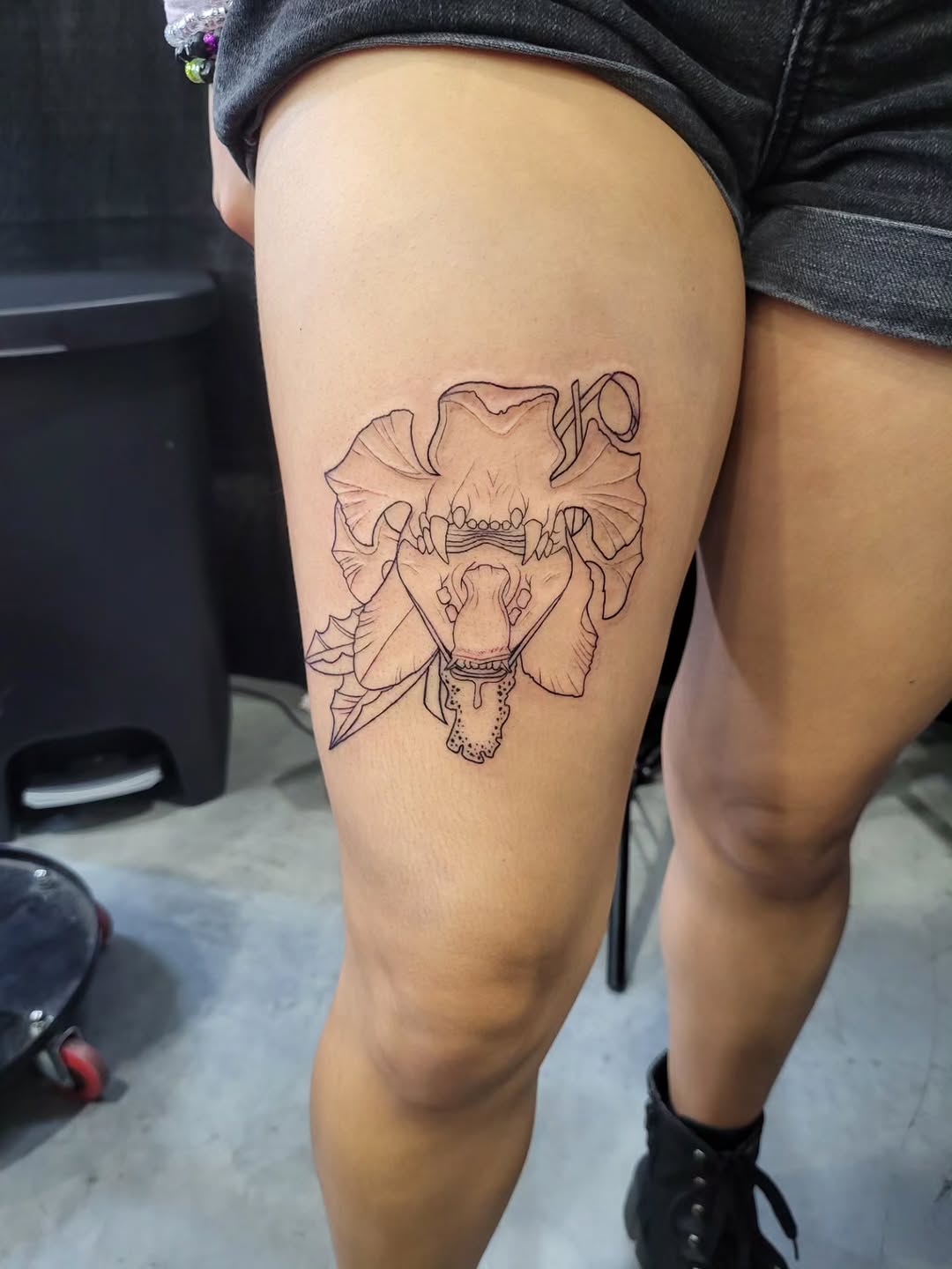 Tattoo by @tea_tattoos_ — black_and_grey