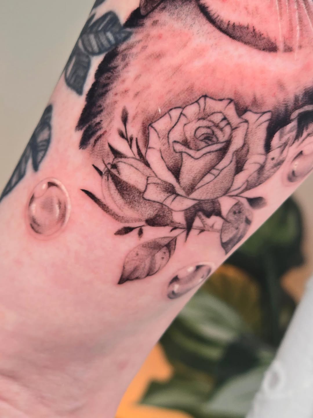 Tattoo by @twiztidscribblertattoo β black_and_grey