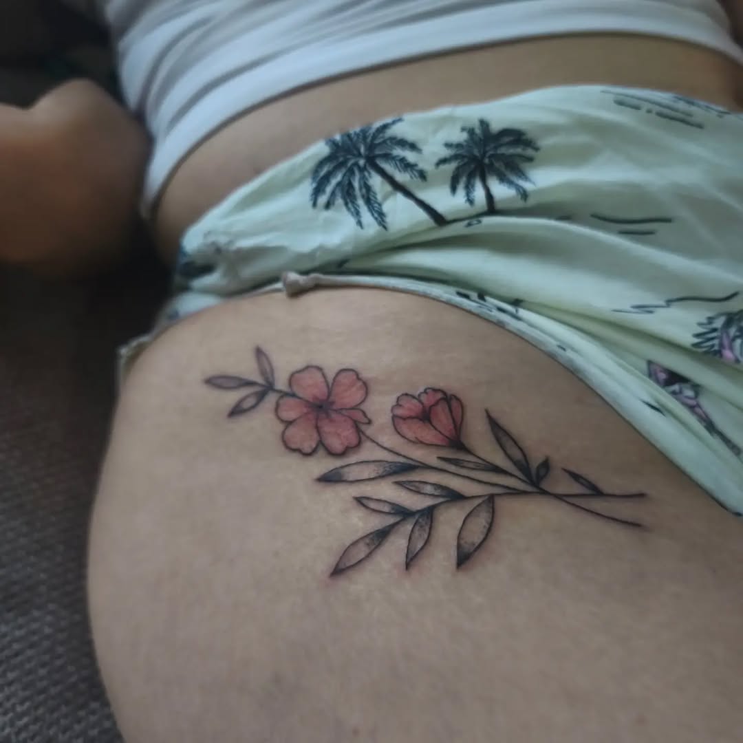 Tattoo by @mello_blue_tatto0 — fine_line, watercolor