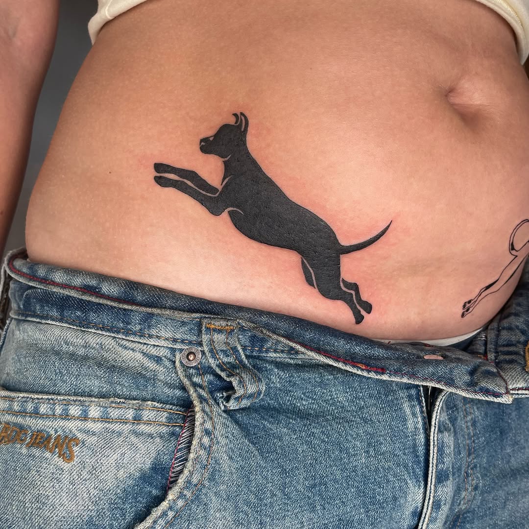 Tattoo by @mayagoo.tattoo β blackwork