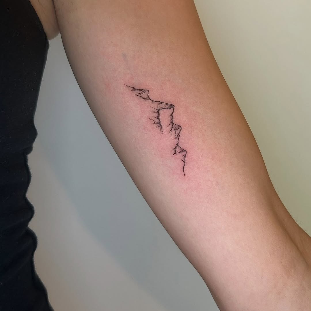 Tattoo by @fivi_lu — fine_line