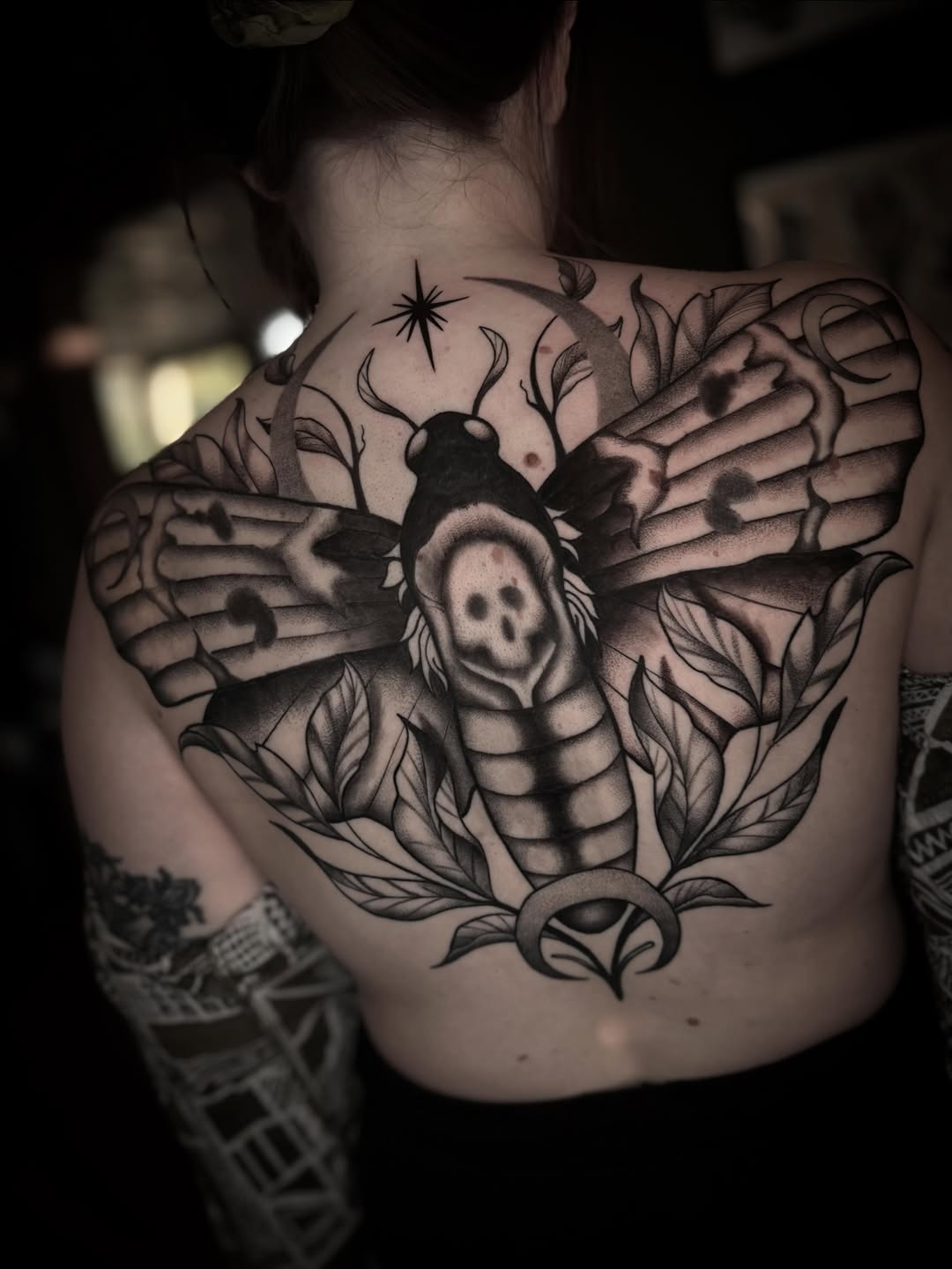 Tattoo by @thundercvt — blackwork