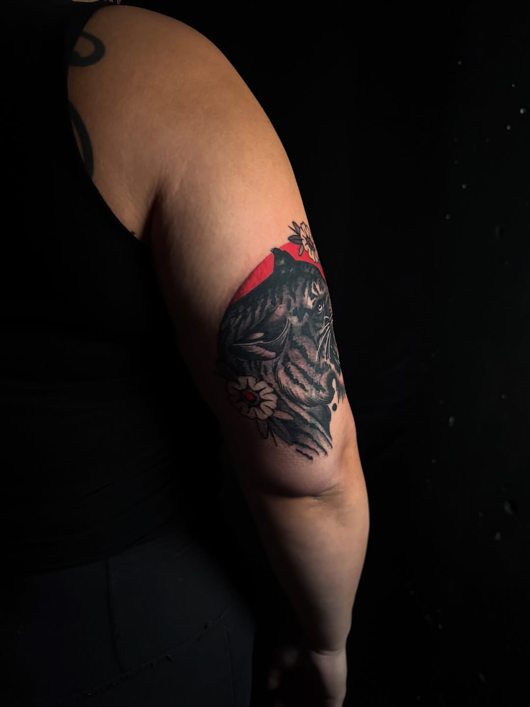 Tattoo by @bradsnowtattoos โ black_and_grey