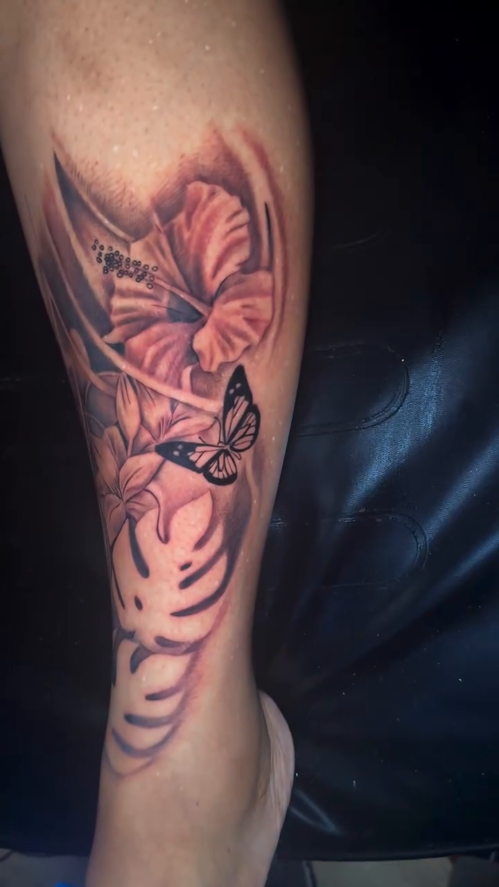 Tattoo by @mawlo1nk — black_and_grey