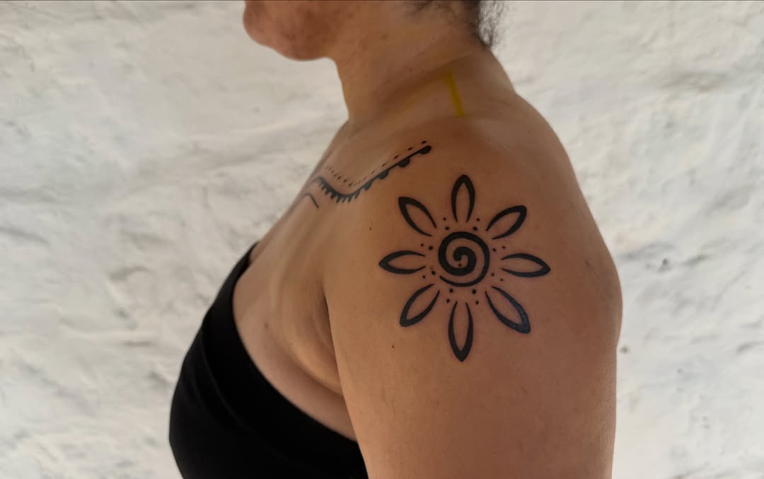 Tattoo by @manuinkatx — ornamental, minimalist
