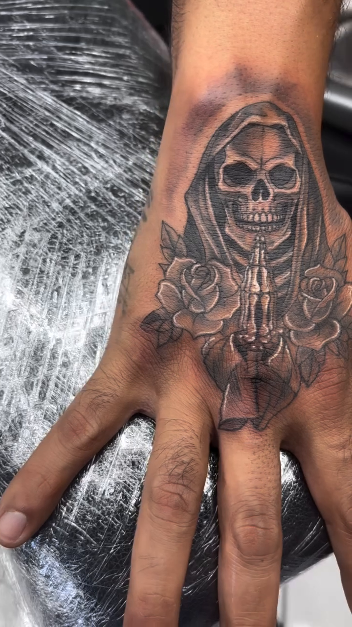 Tattoo by @shadows.tattoos โ black_and_grey, realism