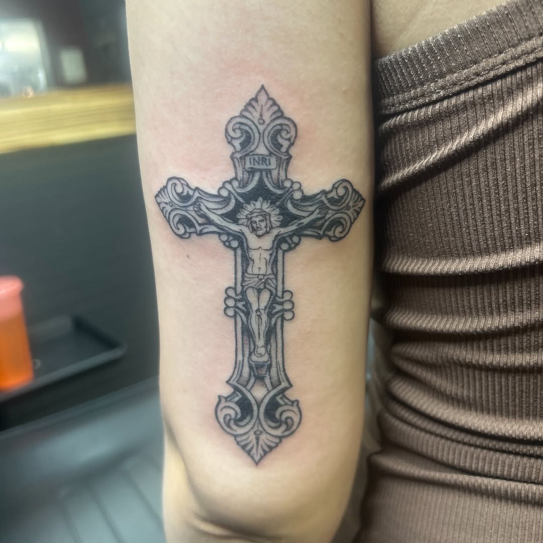 Tattoo by @galacticpasta โ black_and_grey