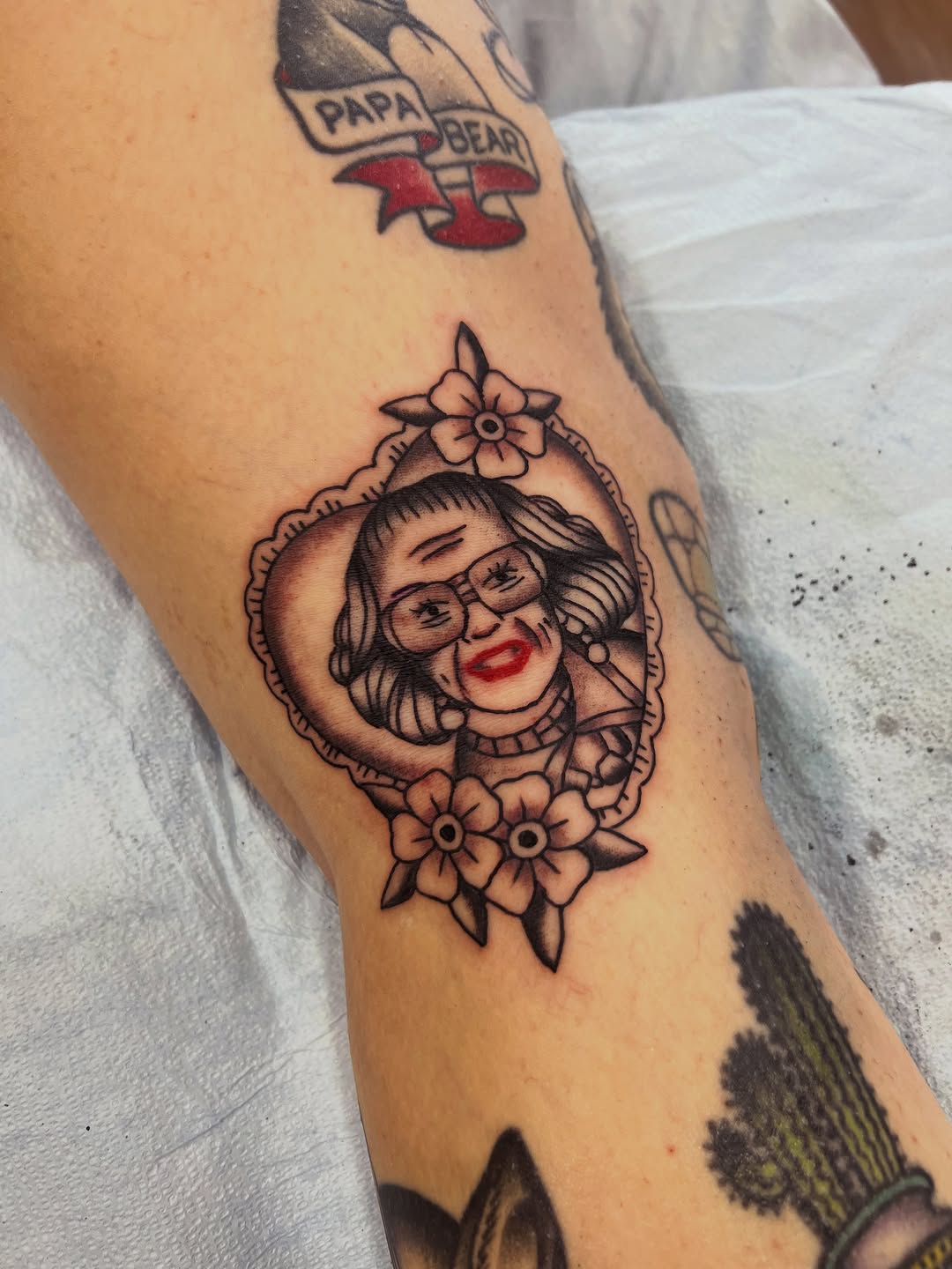 Tattoo by @tenderhearttat2 — american_traditional, illustrative