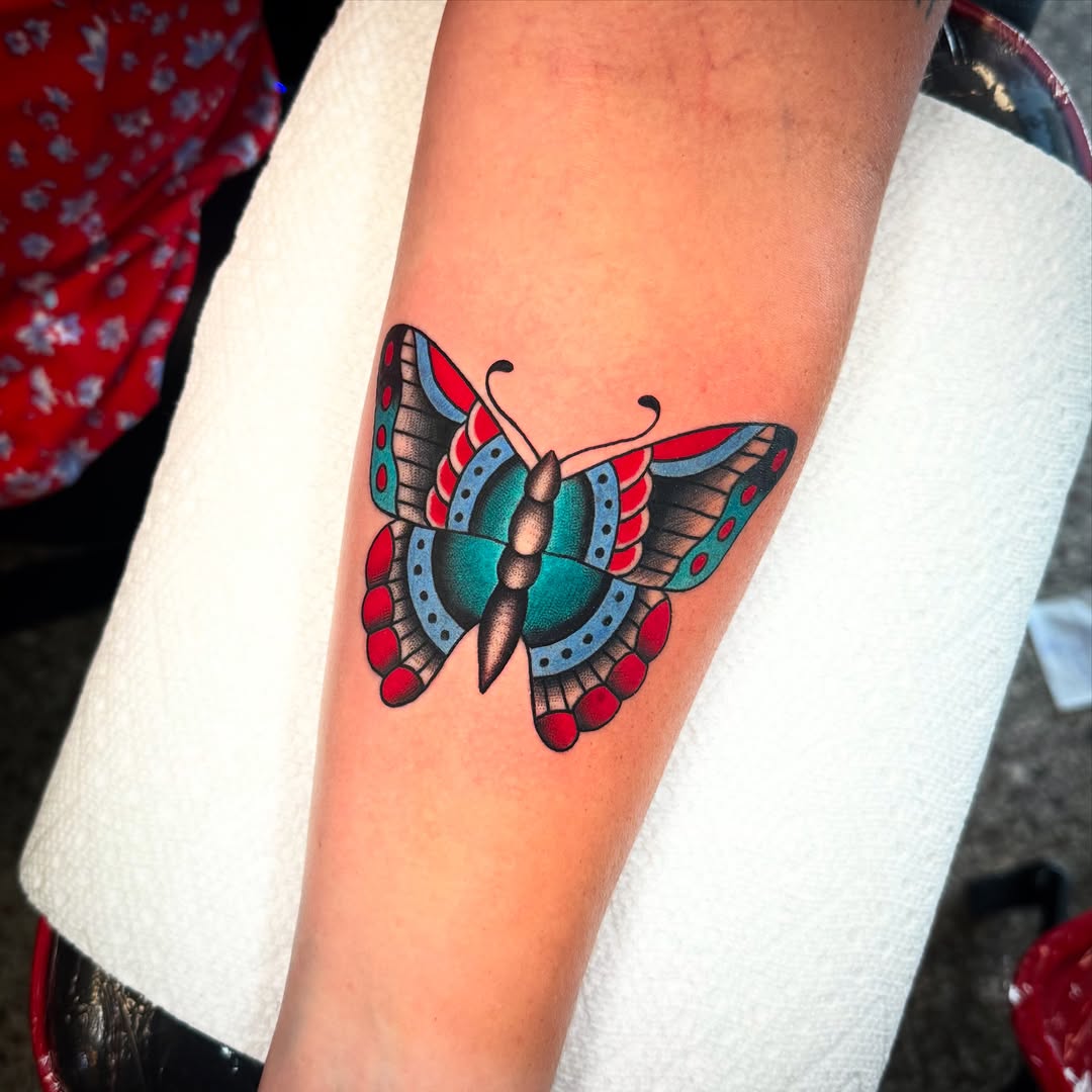 Tattoo by @instagrahamvogel โ american_traditional