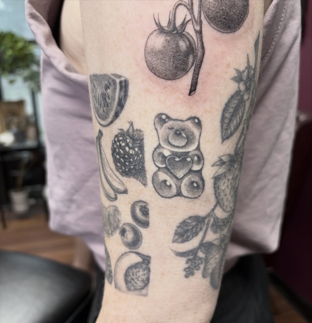 Tattoo by @kellidonegantattoos — illustrative, black_and_grey