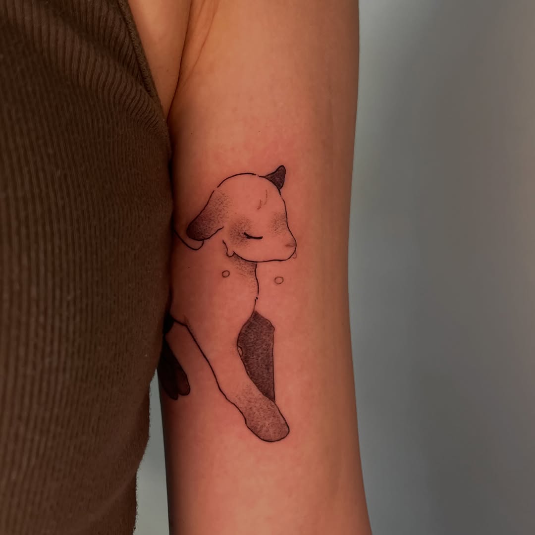 Tattoo by @pitypostcard โ fine_line, dotwork