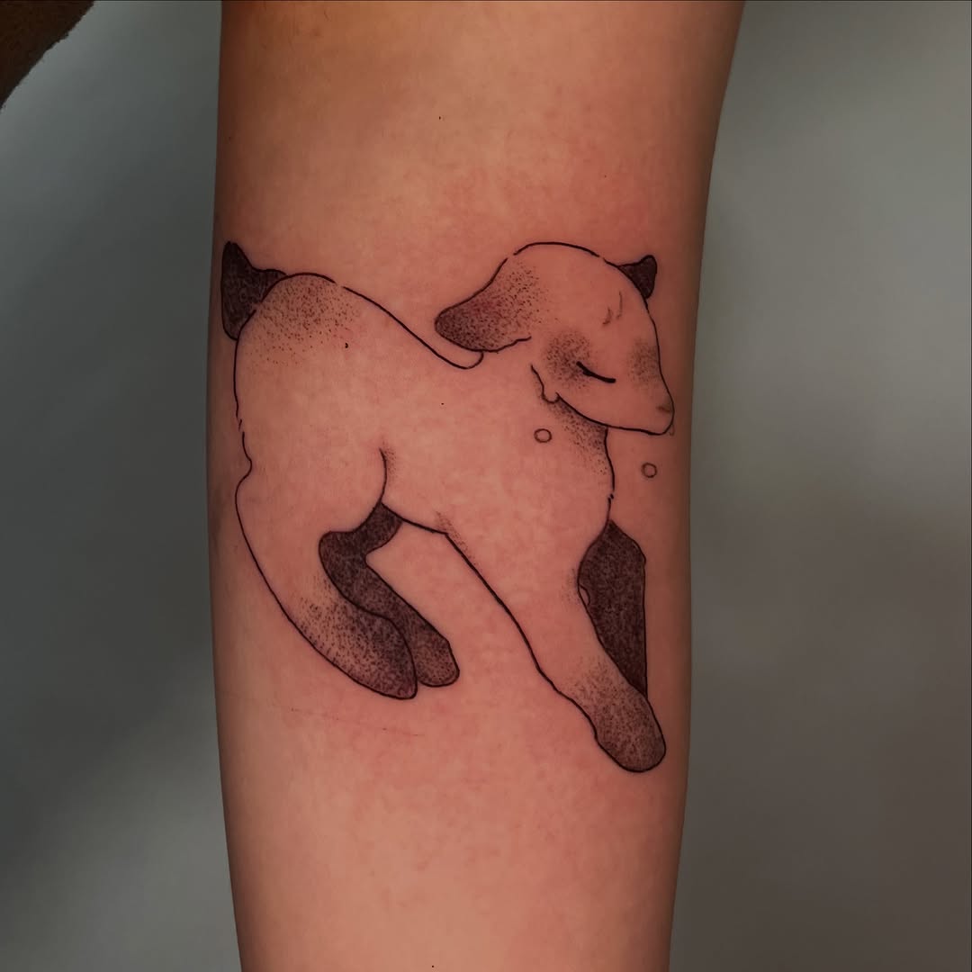Tattoo by @pitypostcard โ fine_line, dotwork