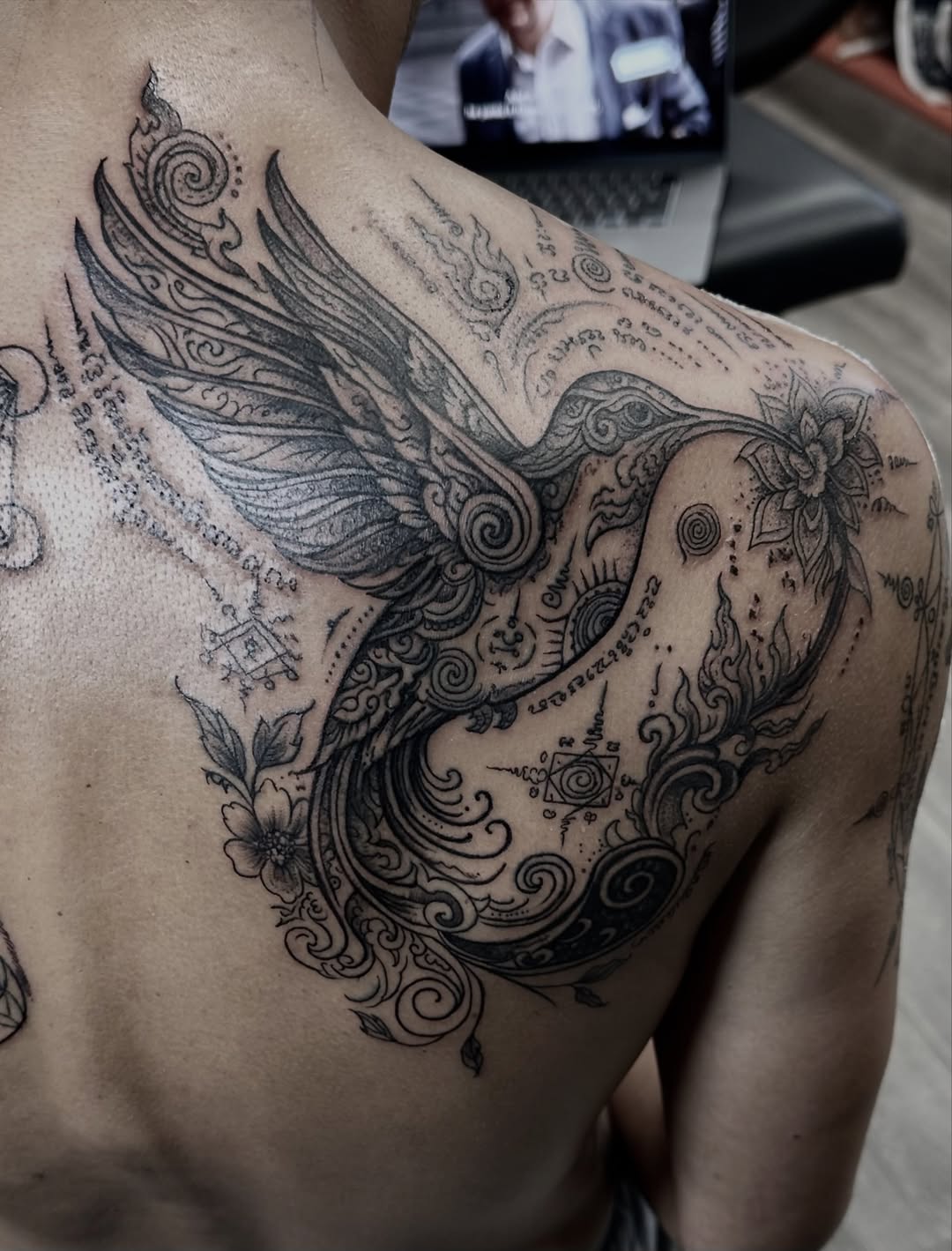 Tattoo by @miastattoo2 — blackwork