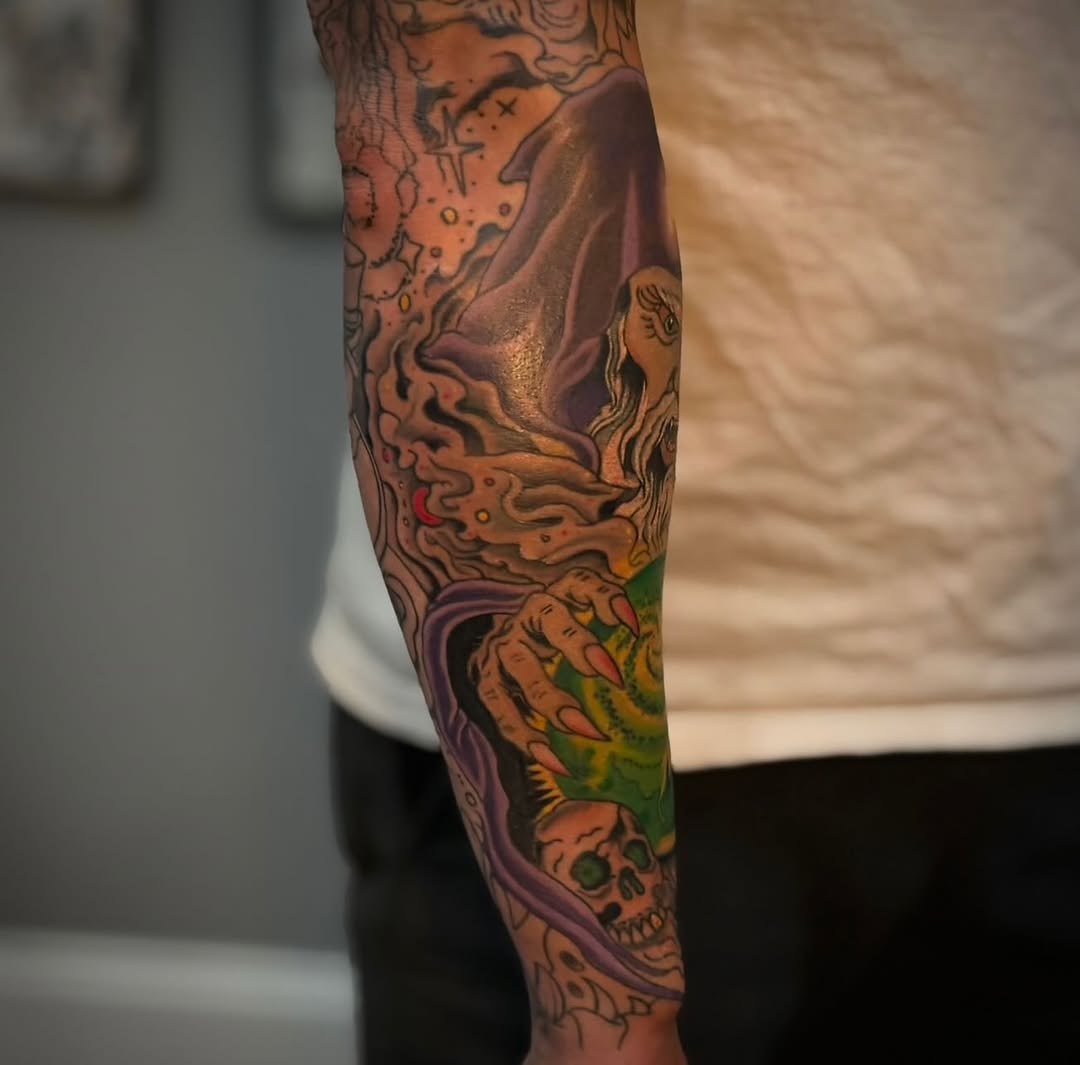 Tattoo by @xcujoxtattooer β new_school