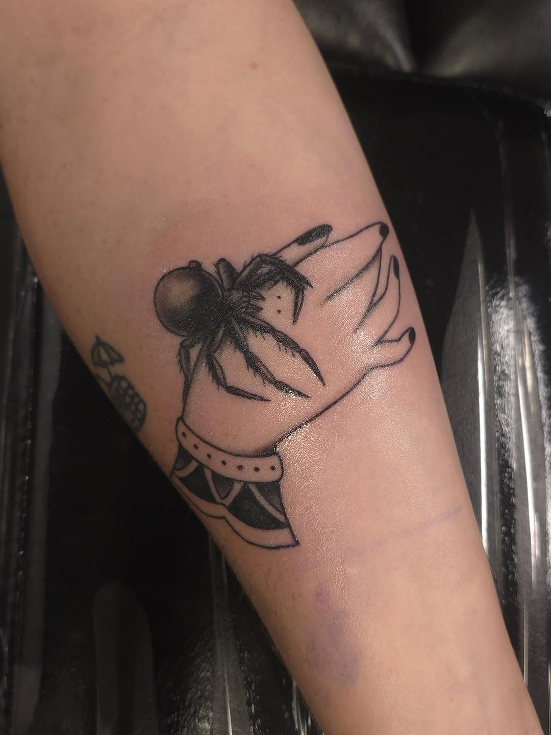 Tattoo by @tattoos_bytrinity โ american_traditional, illustrative