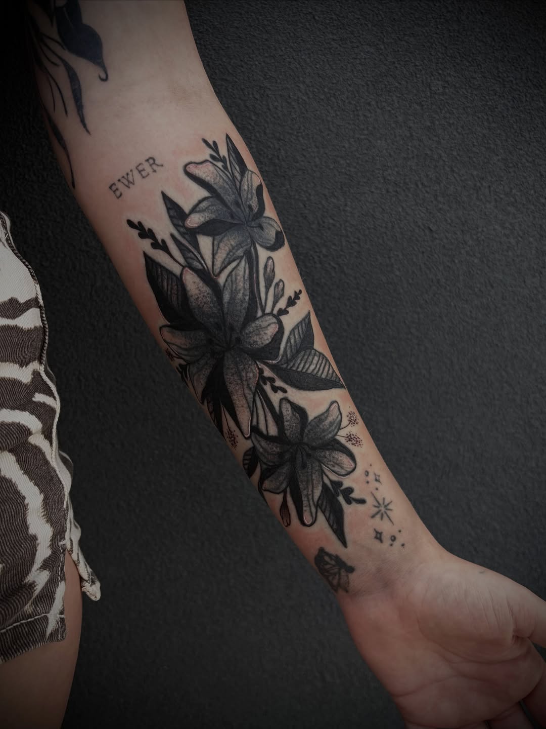 Tattoo by @lilzz_ink โ illustrative, black_and_grey