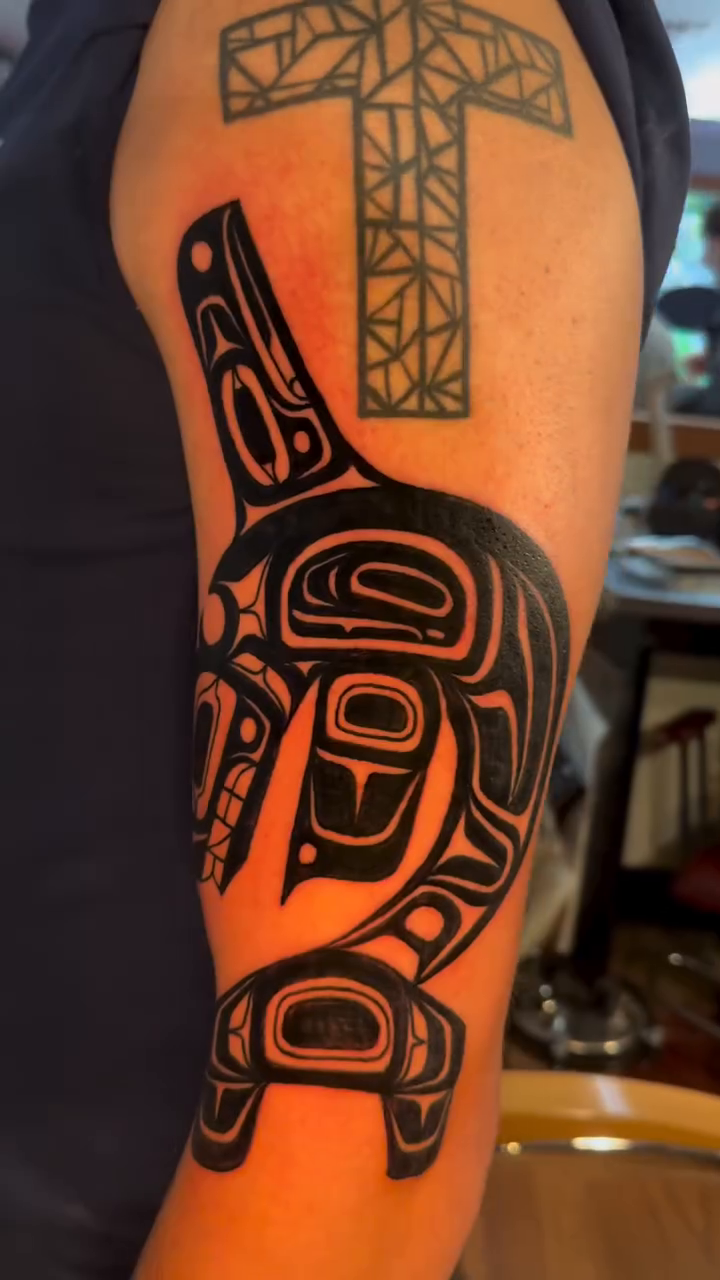 Tattoo by @huk_yuunsk_lang — blackwork, tribal