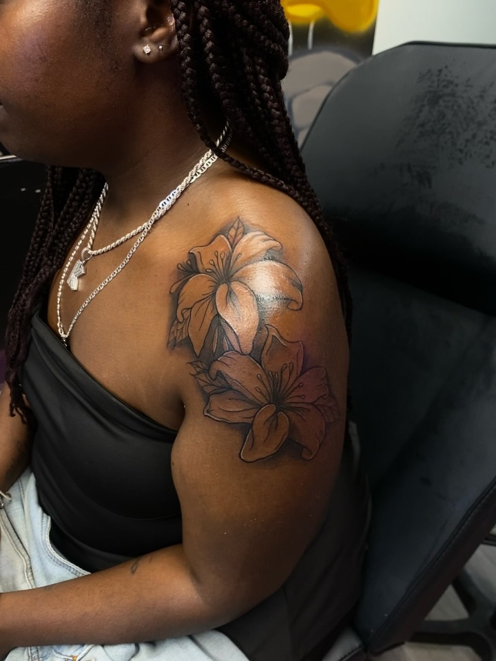 Tattoo by @inkdbymari — black_and_grey