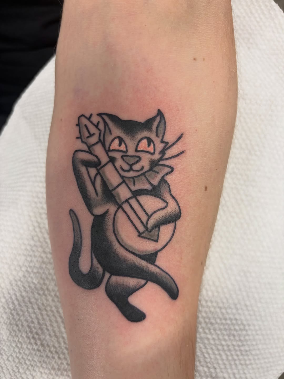 Tattoo by @crab_tatts โ american_traditional