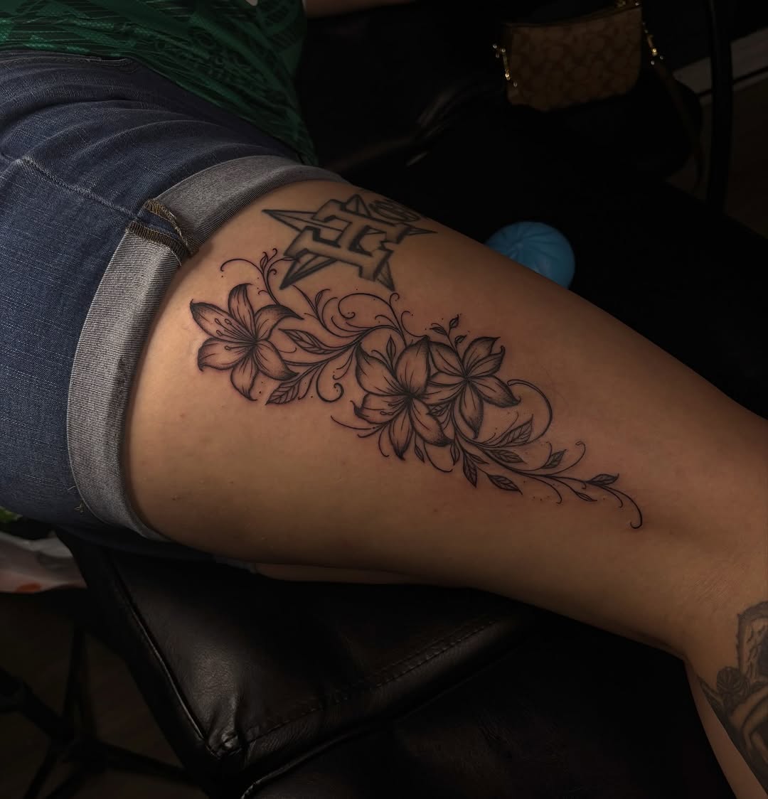 Tattoo by @ann.inkz — fine_line, black_and_grey