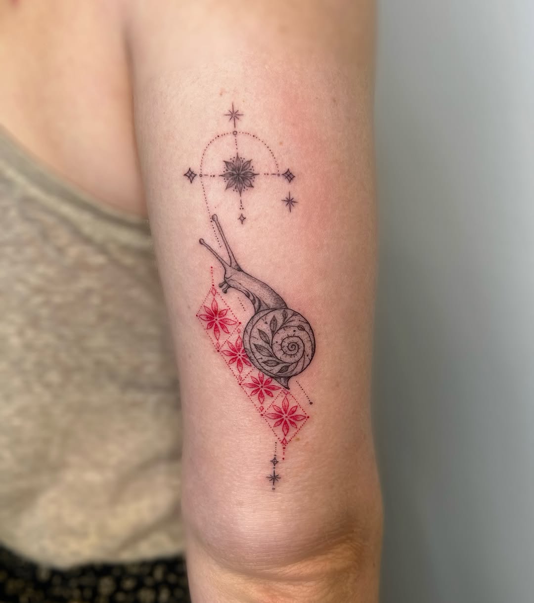 Tattoo by @dazeeinkstudio โ fine_line