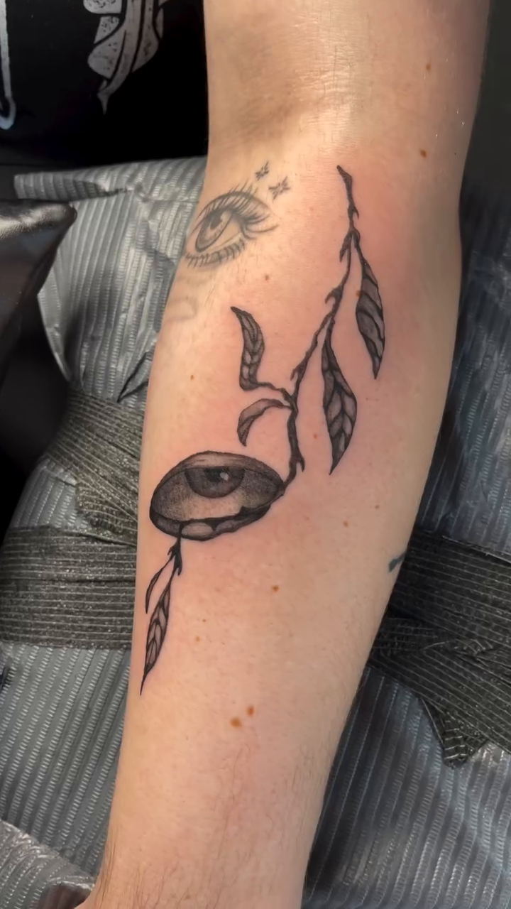 Tattoo by @imthehumanamy — black_and_grey