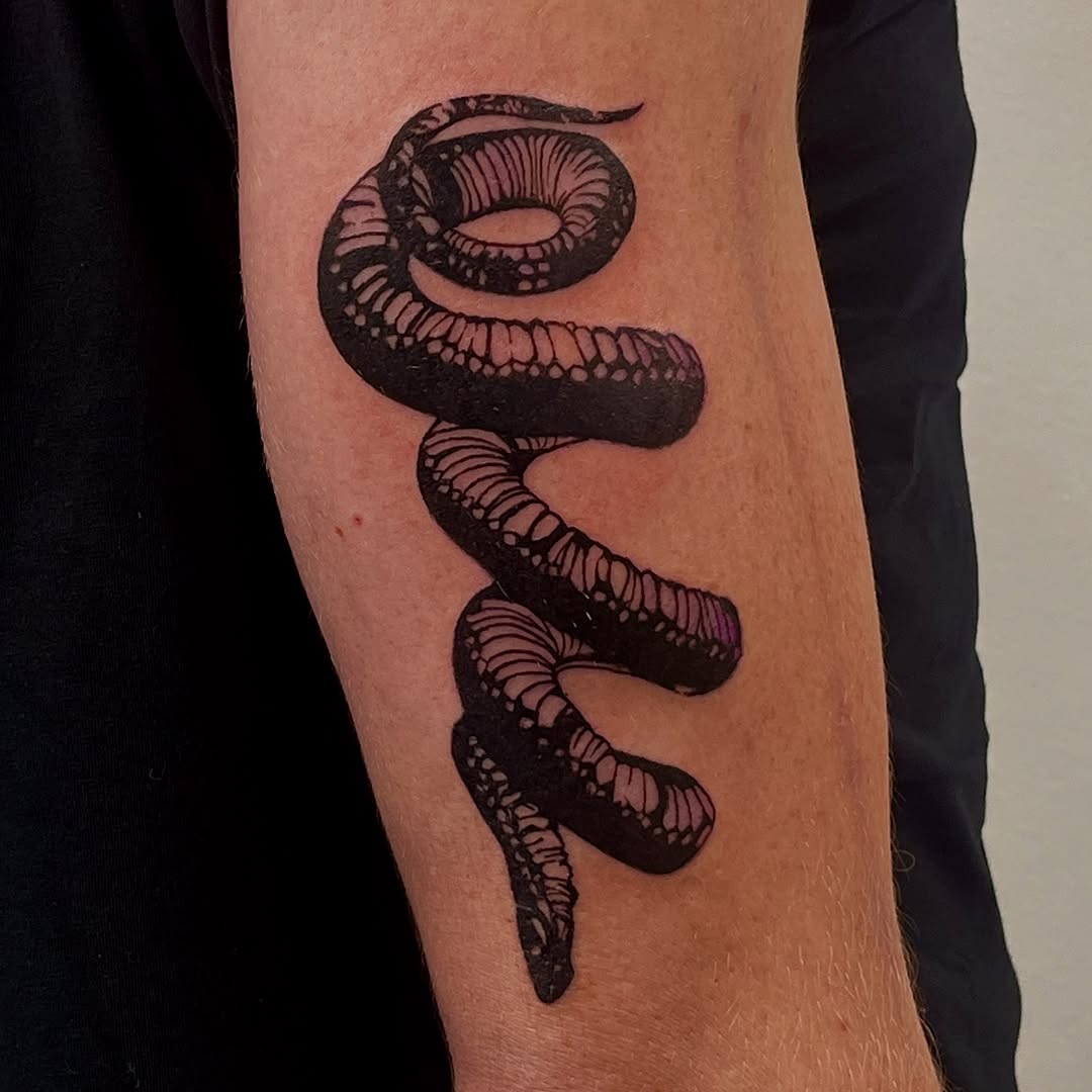 Tattoo by @woojae_tt — blackwork, illustrative
