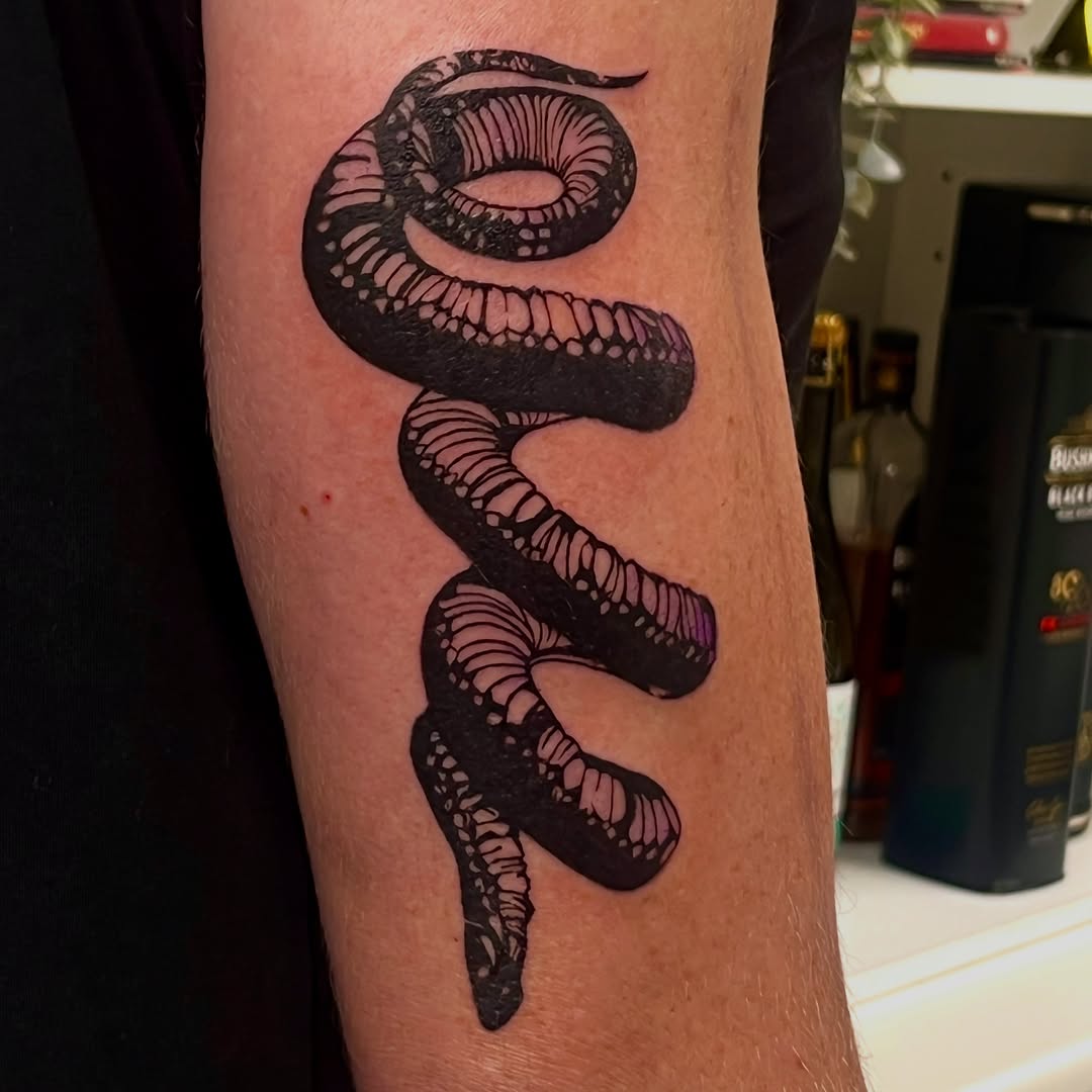 Tattoo by @woojae_tt — blackwork, illustrative