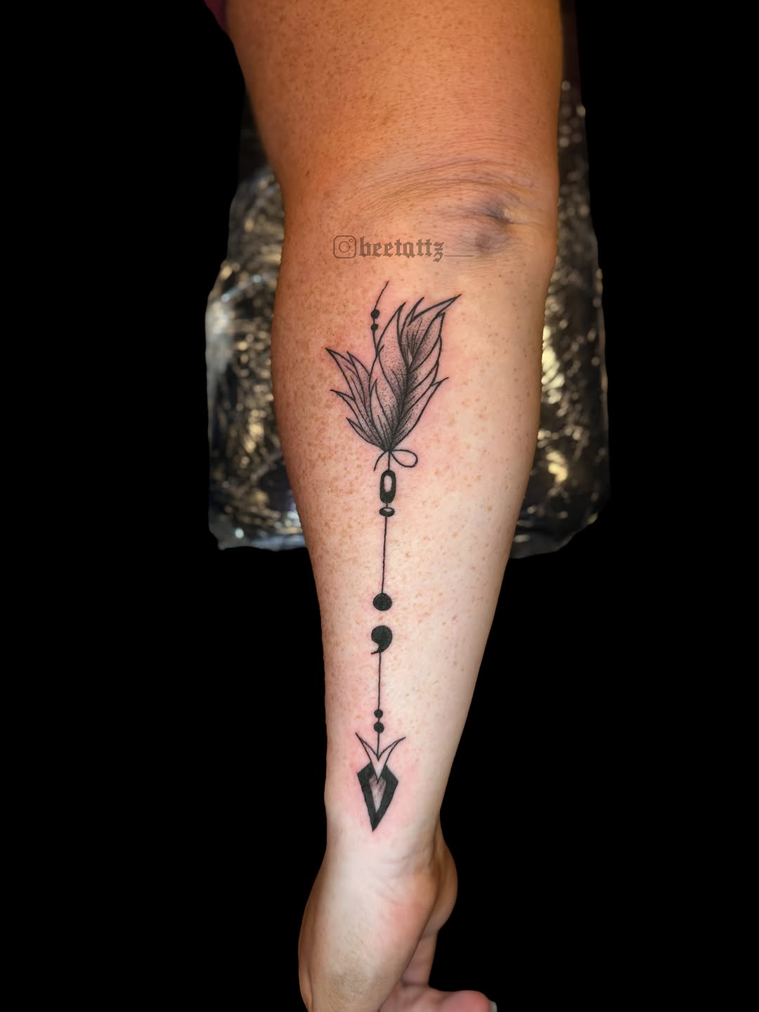 Tattoo by @beetattz_ — fine_line