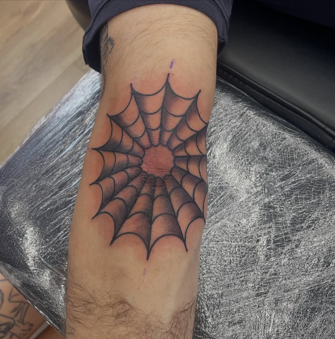 Tattoo by @faern_tattoos — american_traditional