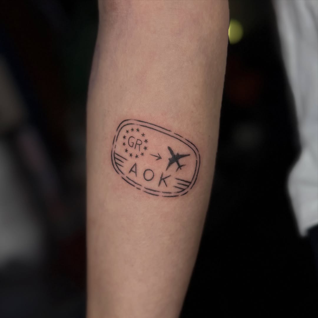 Tattoo by @tattylongleg — fine_line, minimalist