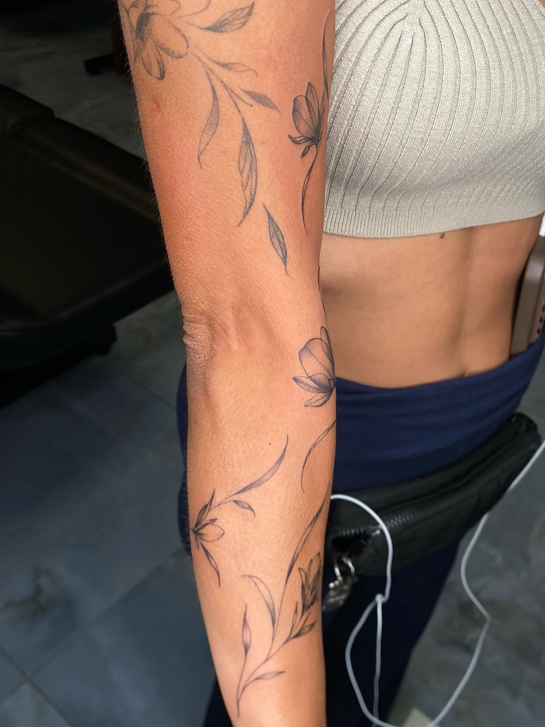 Tattoo by @lopez_art_tattoo — fine_line
