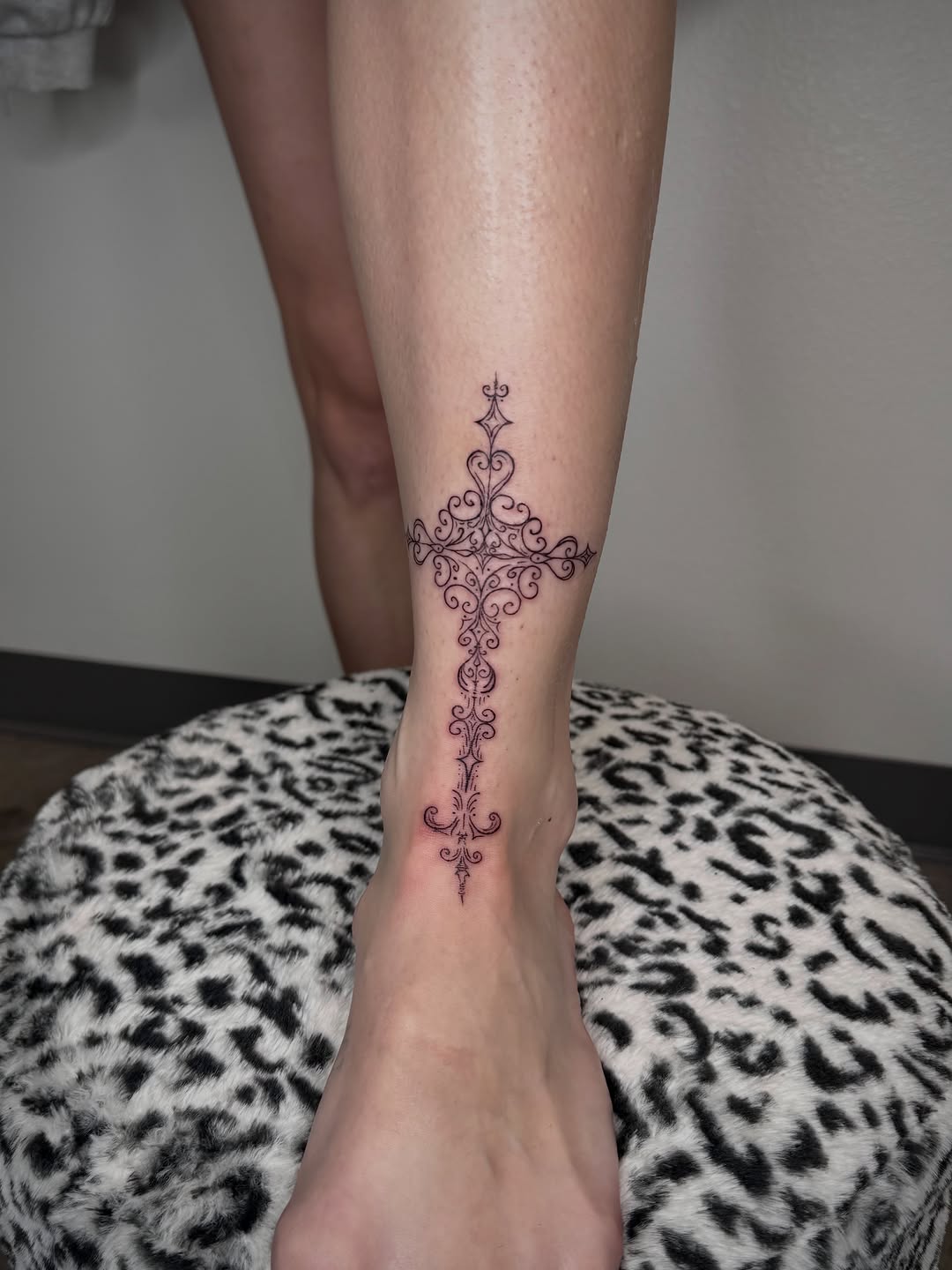 Tattoo by @zorniitsa — fine_line, ornamental