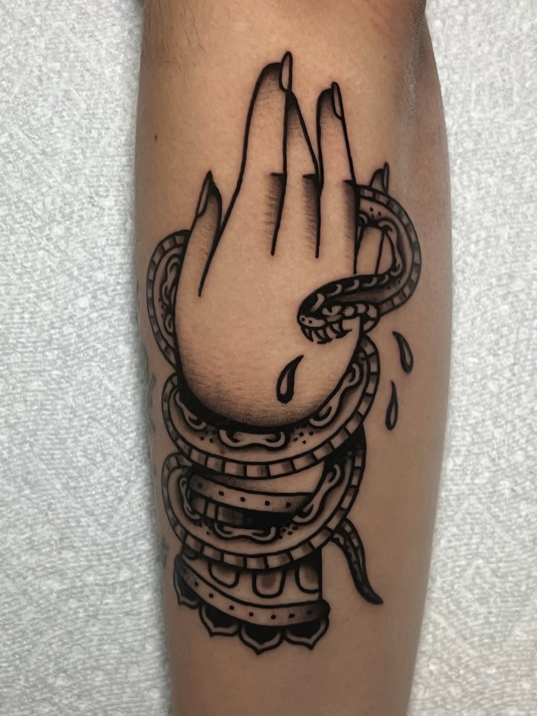 Tattoo by @eb.ink_ โ american_traditional, illustrative