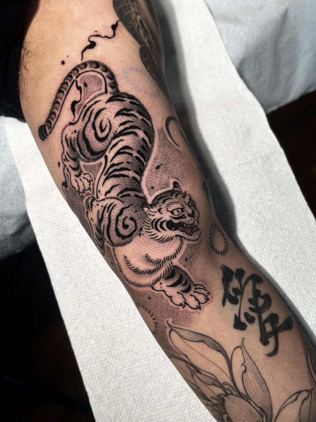 Tattoo by @kevin.tatt — japanese_irezumi, black_and_grey