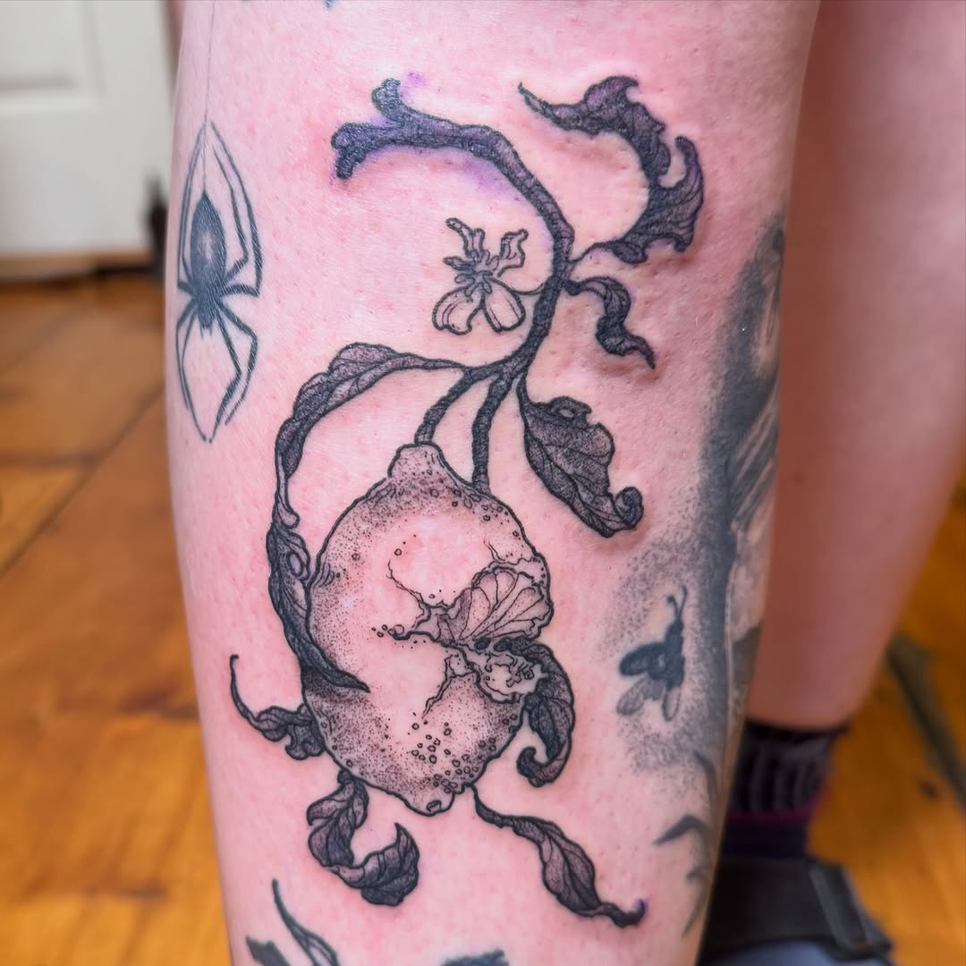 Tattoo by @rebekatattoos โ black_and_grey, dotwork