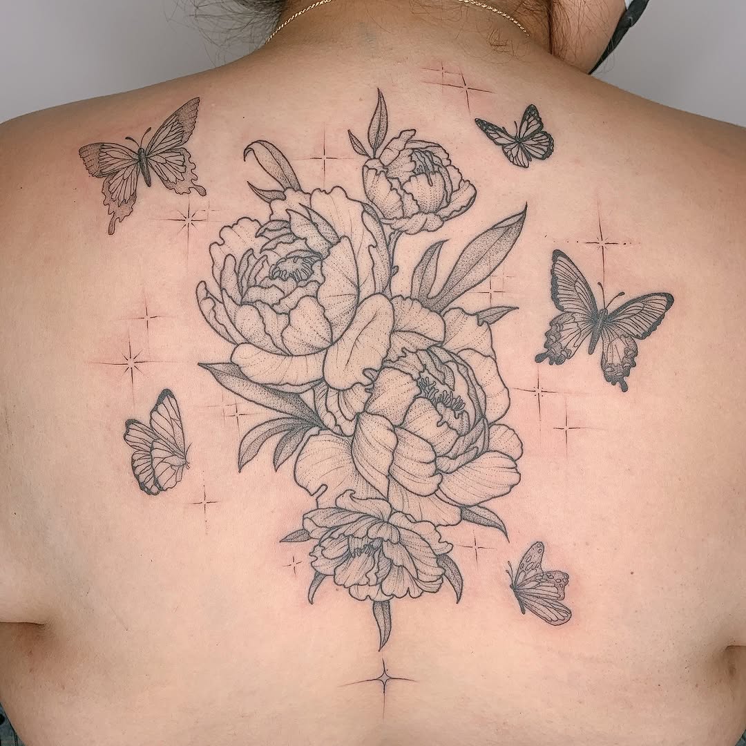Tattoo by @tatts_n_ash โ fine_line, dotwork
