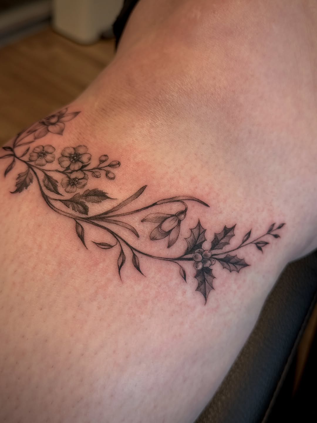 Tattoo by @anastasia_bellevue — fine_line