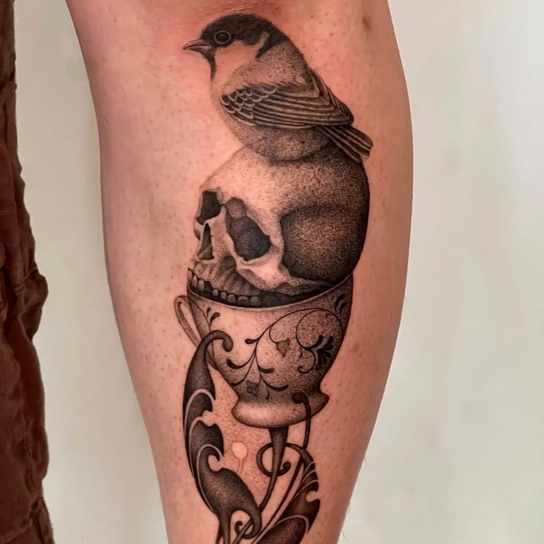 Tattoo by @juliannamenna — black_and_grey