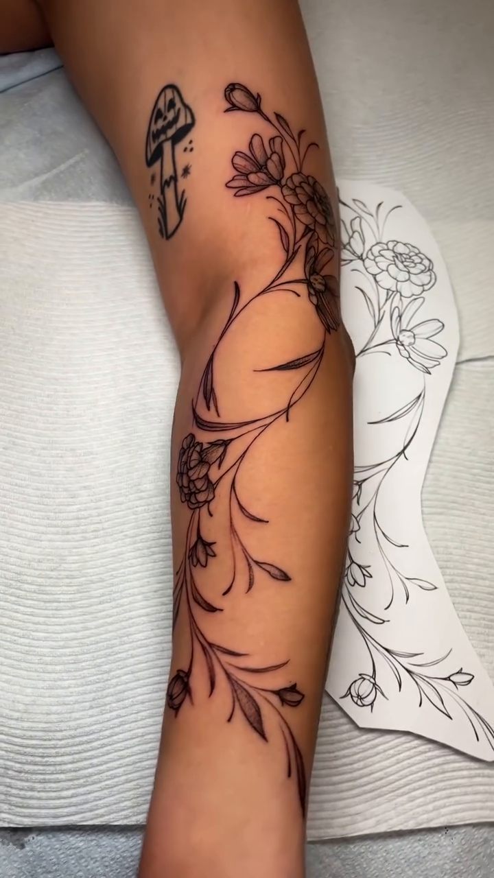 Tattoo by @msbeetattoos — fine_line, illustrative