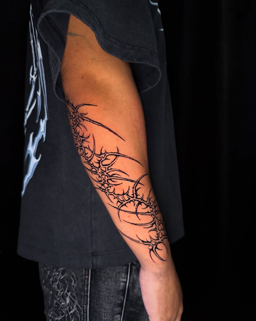 Tattoo by @isa.tats — blackwork, illustrative