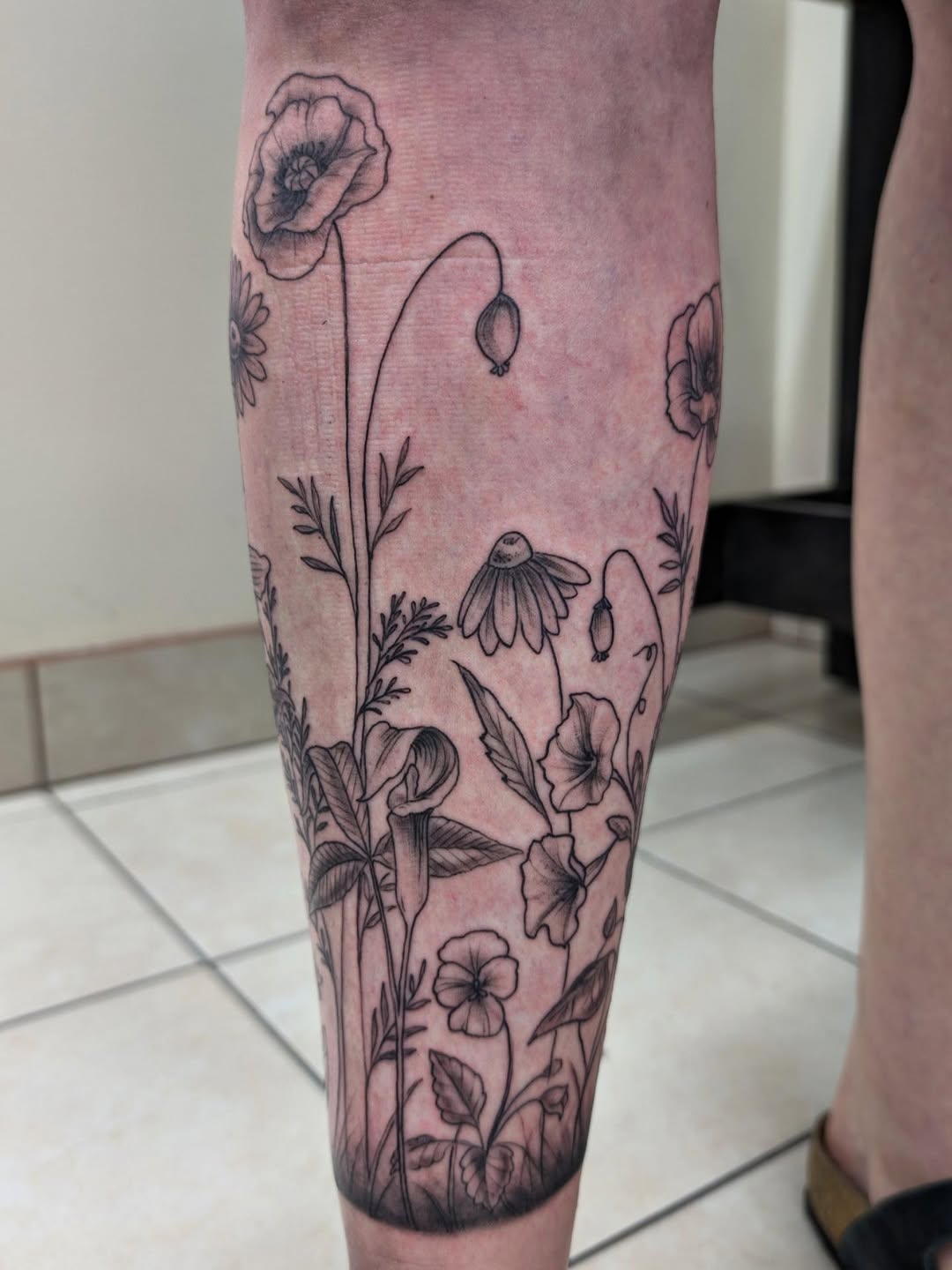 Tattoo by @yourferalfriend β fine_line, black_and_grey