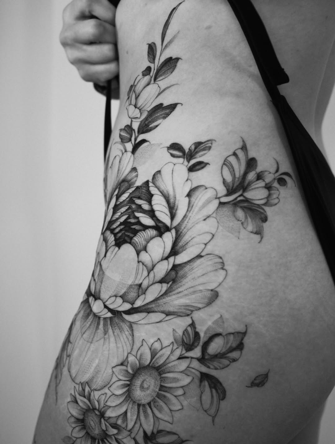 Tattoo by @lorietattoos โ blackwork