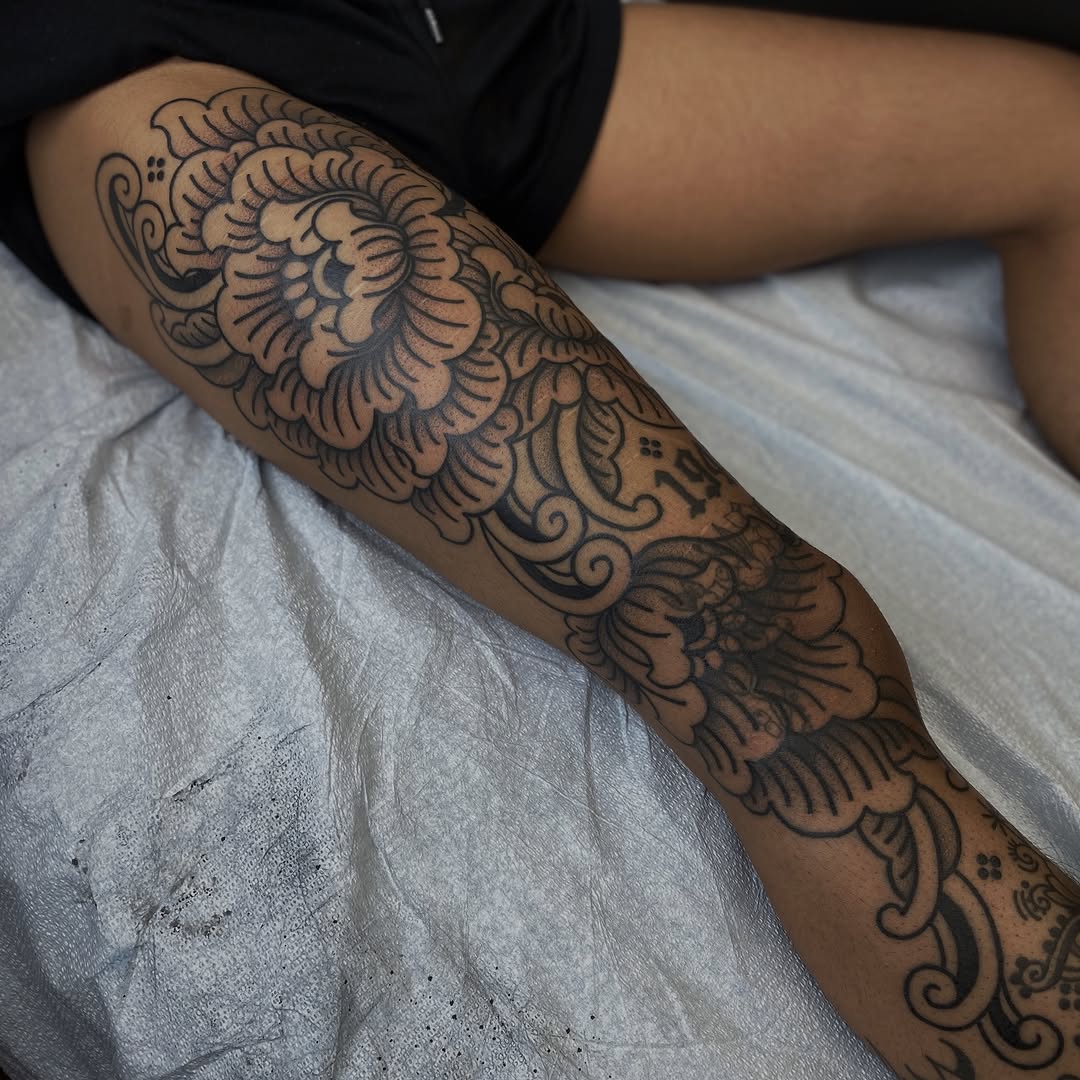 Tattoo by @veronicamussertattoo — japanese_irezumi, black_and_grey
