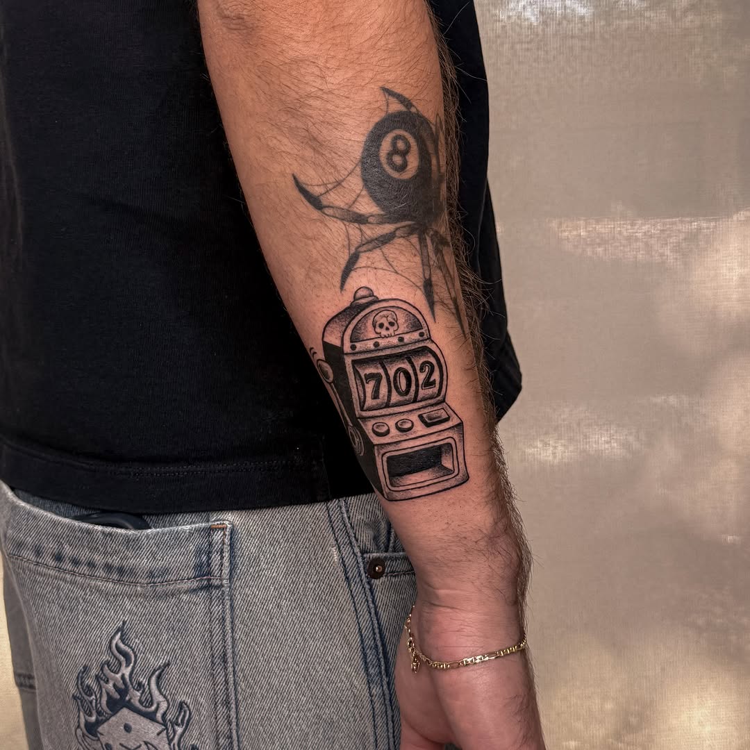 Tattoo by @raeinkz — black_and_grey, illustrative