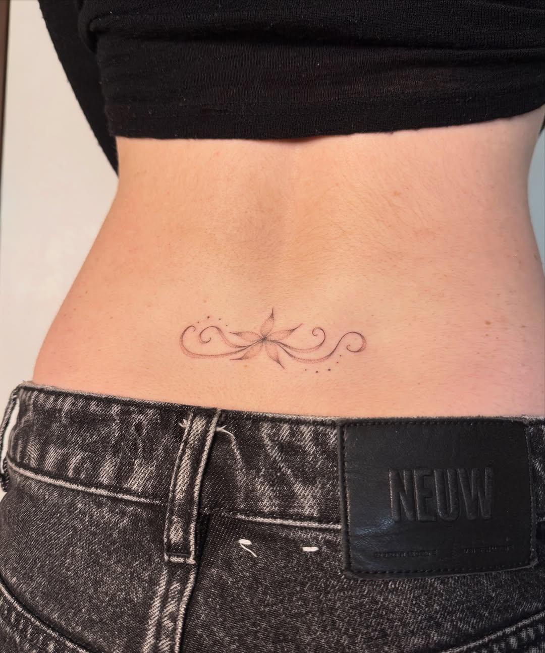 Tattoo by @so0mps — fine_line, ornamental