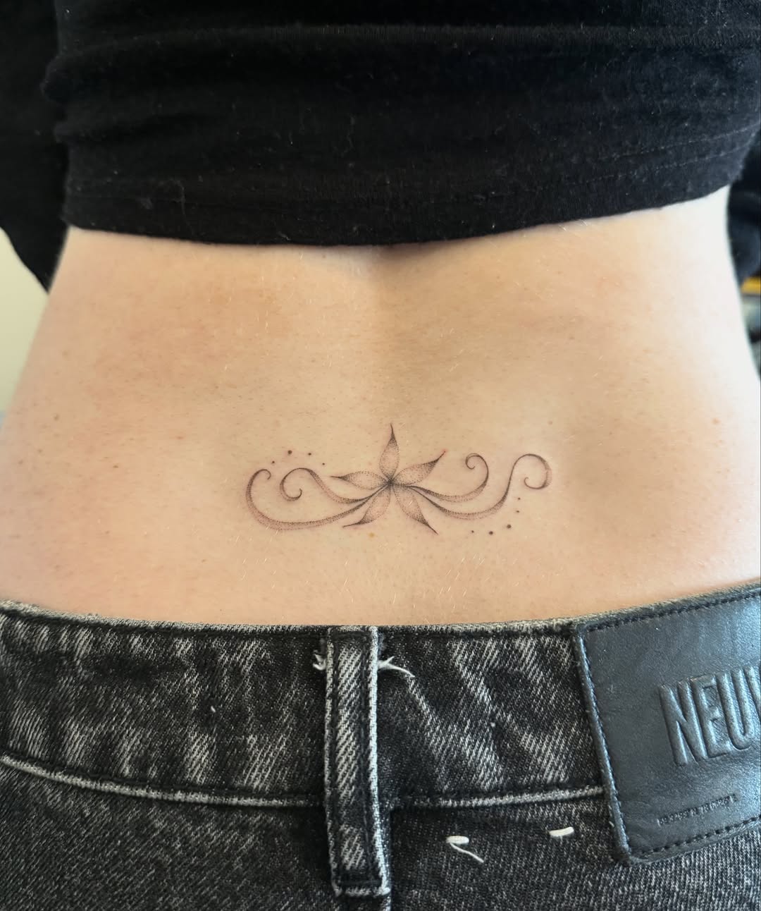 Tattoo by @so0mps — fine_line, ornamental