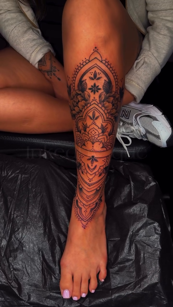 Tattoo by @inkedby_que — ornamental, black_and_grey