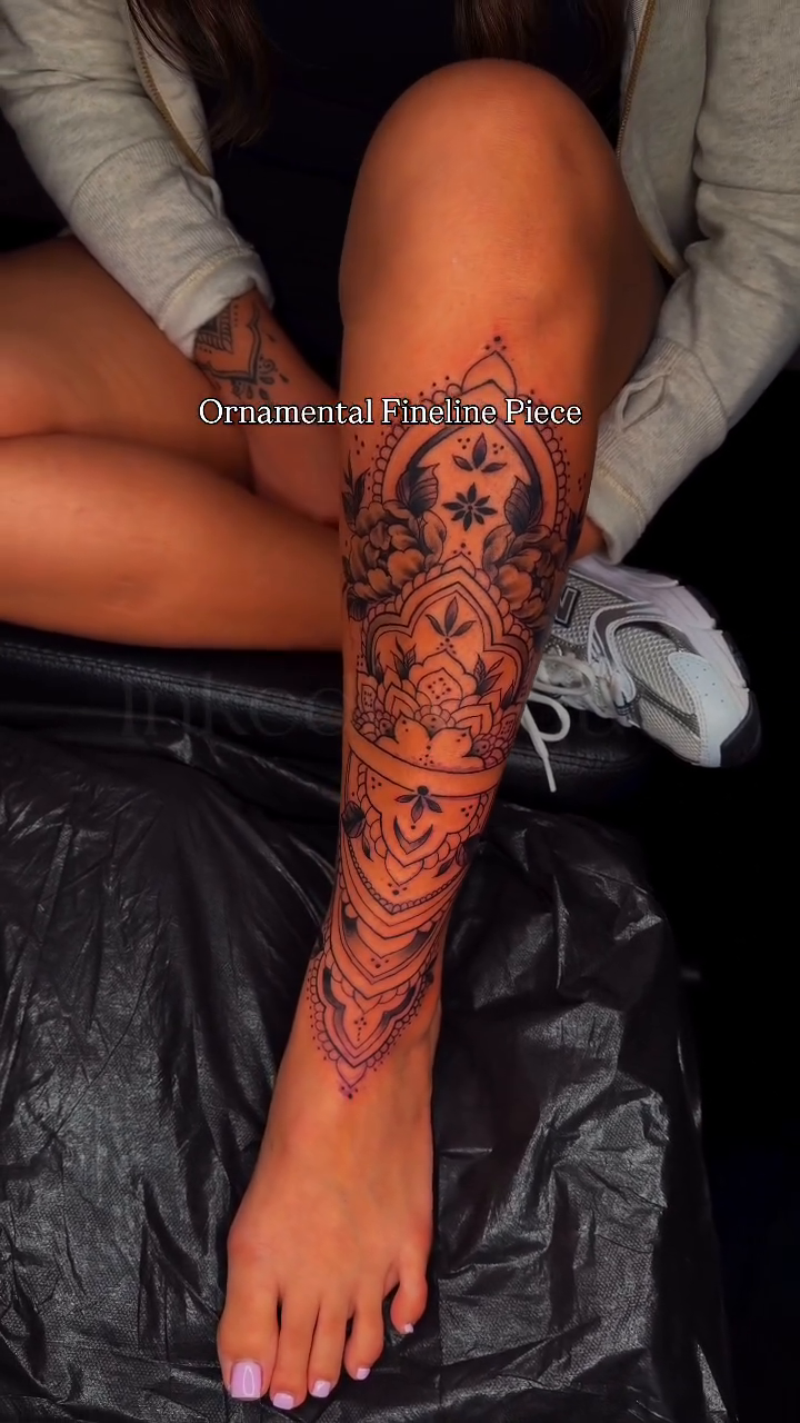 Tattoo by @inkedby_que — ornamental, fine_line